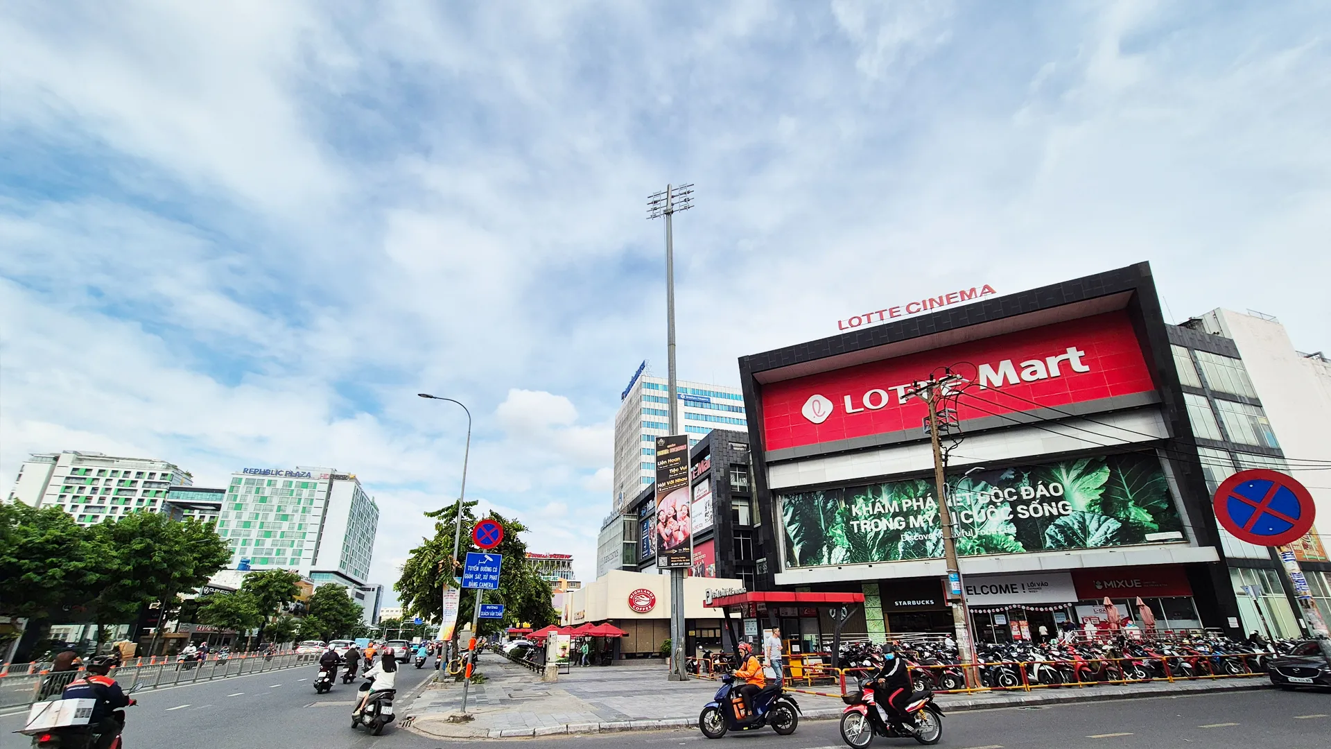 Pico Saigon Banner
